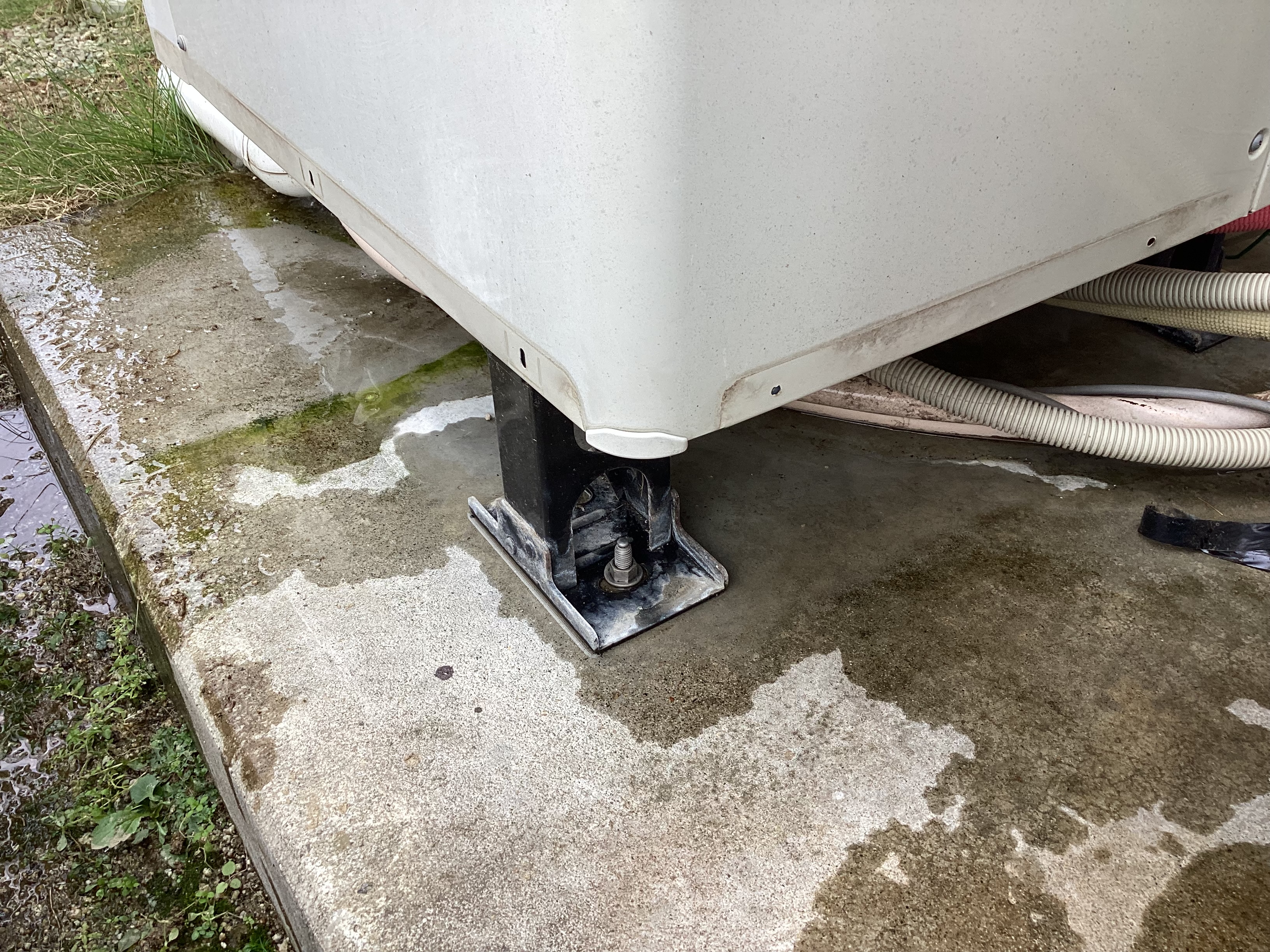 エコキュートからの水漏れ画像